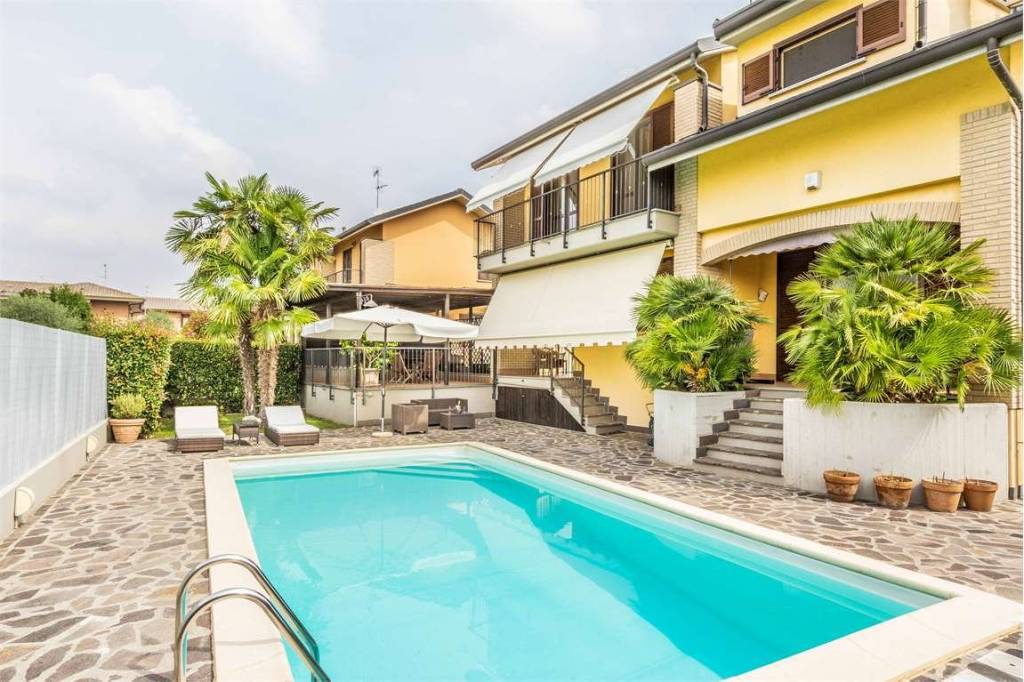 Villa in vendita a Roncello via San Francesco , 9