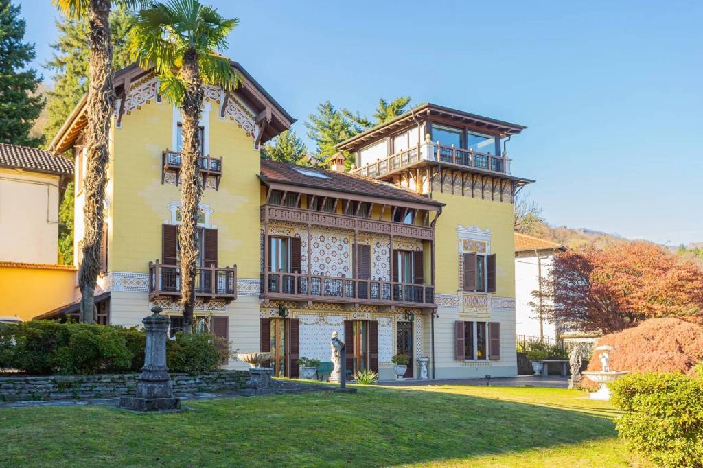 Villa in vendita a Stresa carciano