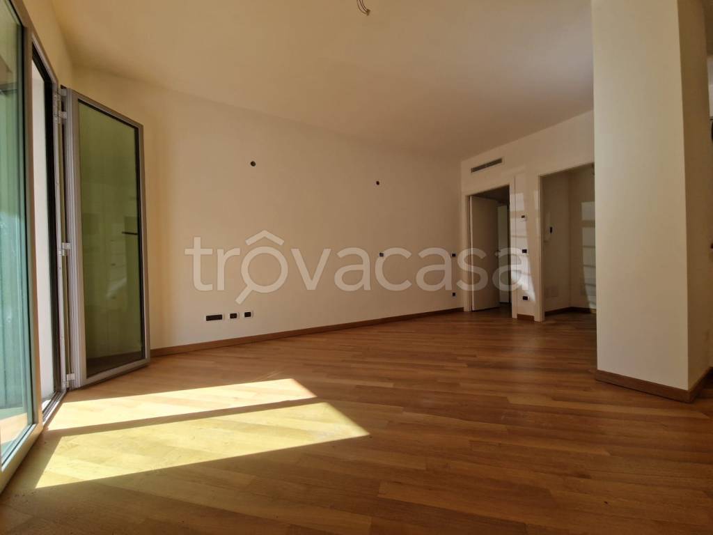 Appartamento in vendita a Genova via Arnaldo da Brescia