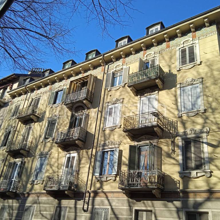 Appartamento in vendita a Torino via Urbino, 6