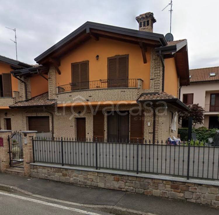 Villa a Schiera in in vendita da privato a Locate Varesino via Monte Rosa, 2