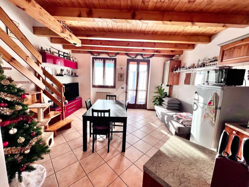 Appartamento in vendita a Rovetta via del Lò