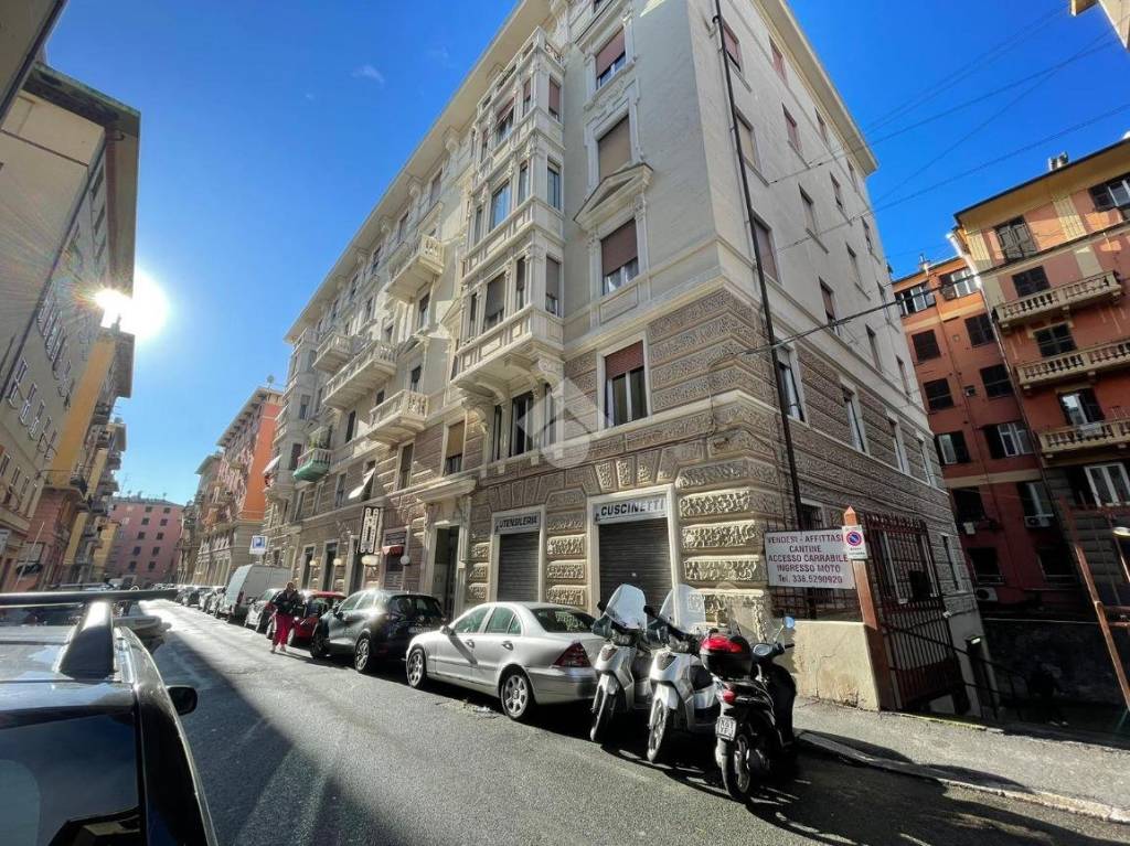 Appartamento in vendita a Genova via de cavero, 3