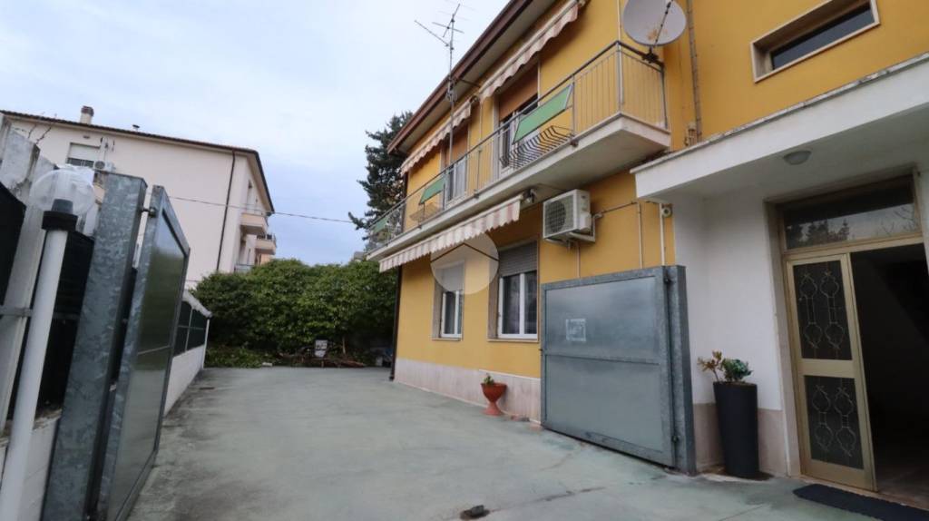 Villa Bifamiliare in vendita a Pescara via Tona, 18