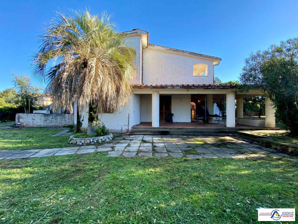 Villa in vendita a Sabaudia via Aquilone