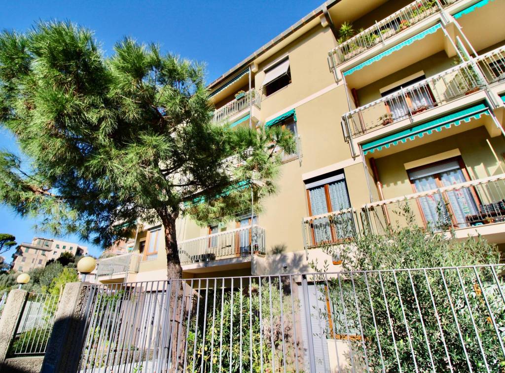 Appartamento in vendita a Genova via Flavia Steno