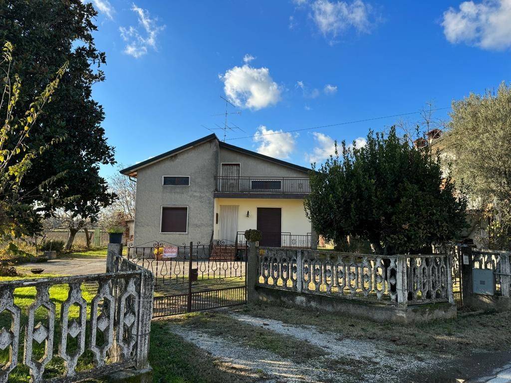 Villa in in vendita da privato a Capriano del Colle via Giovanni Pascoli, 38