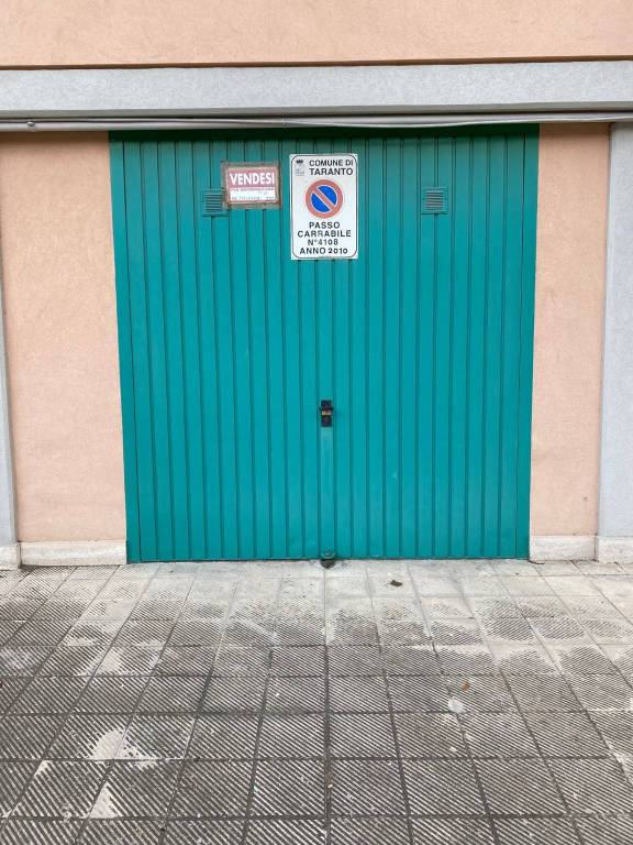 Garage in vendita a Taranto via Lago Alimini Piccolo, 2