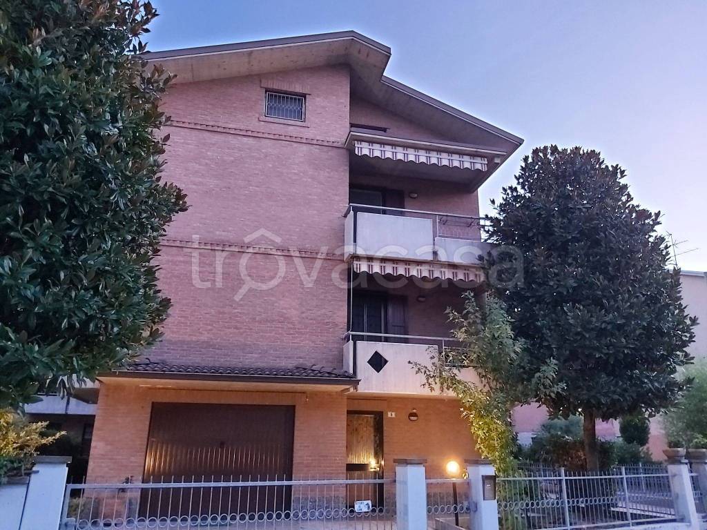 Villa in in vendita da privato a Castelnuovo Rangone via Vittorio Veneto, 21
