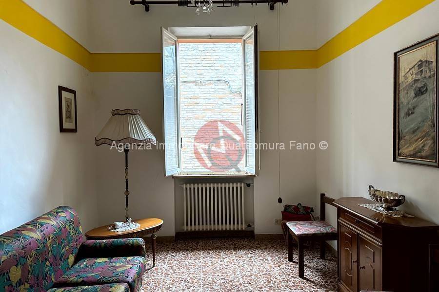 Intero Stabile in vendita a Fano via Giuseppe Garibaldi