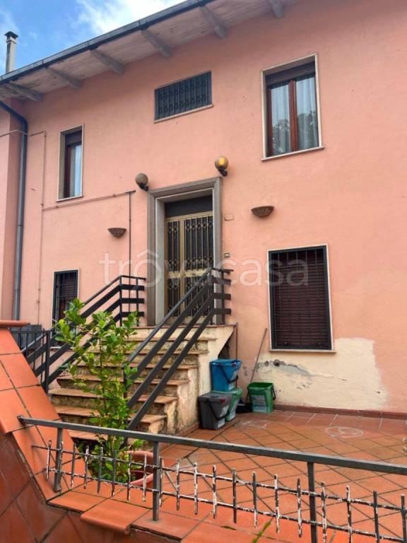 Appartamento in vendita a Capranica antica Strada della Valle dei Santi, 15
