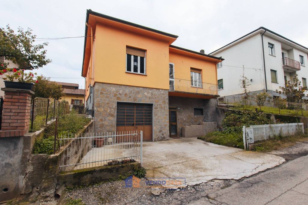 Villa in vendita a Canelli regione Castagnole, 29