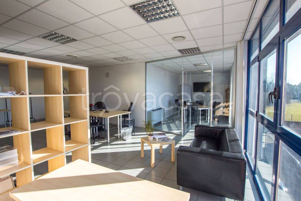 Ufficio in in affitto da privato a Lecco via Cantarelli, 7