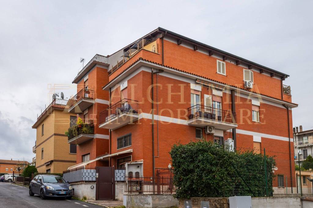 Appartamento in vendita a Marino via Aldo Moro, 19