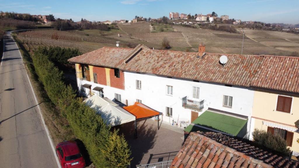 Casa Indipendente in vendita ad Agliano Terme regione Spessa, 1