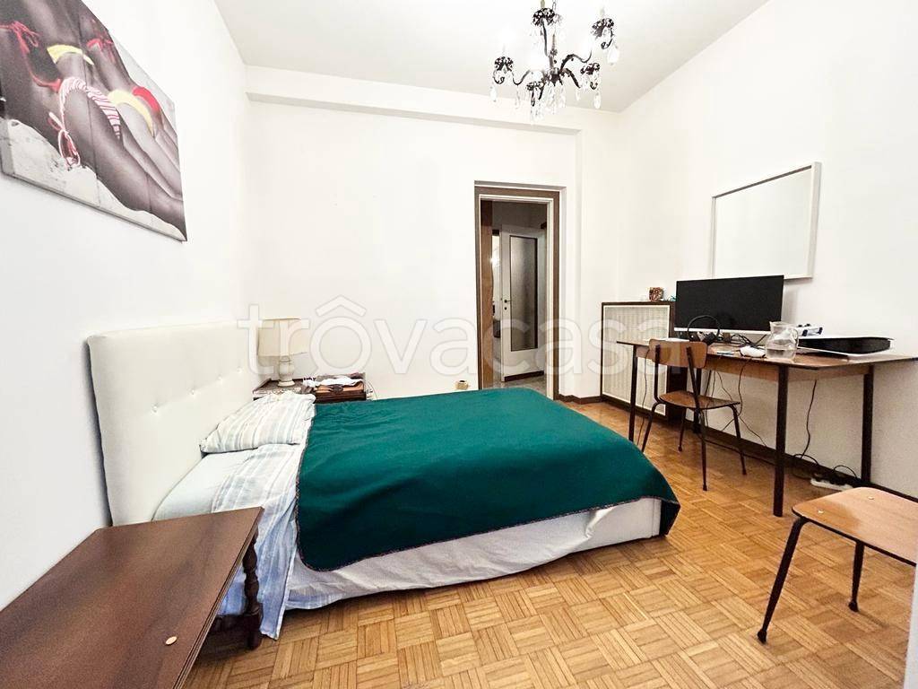 Appartamento in affitto a Milano via Giovita Scalvini