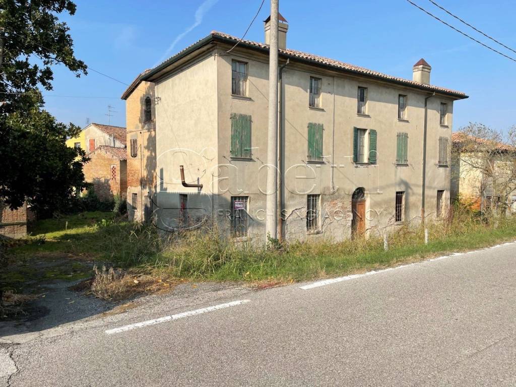 Villa Bifamiliare in vendita a Ferrara via del Primaro, 99