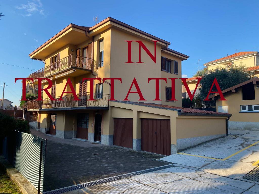 Appartamento in vendita a Montevecchia via Como, 4