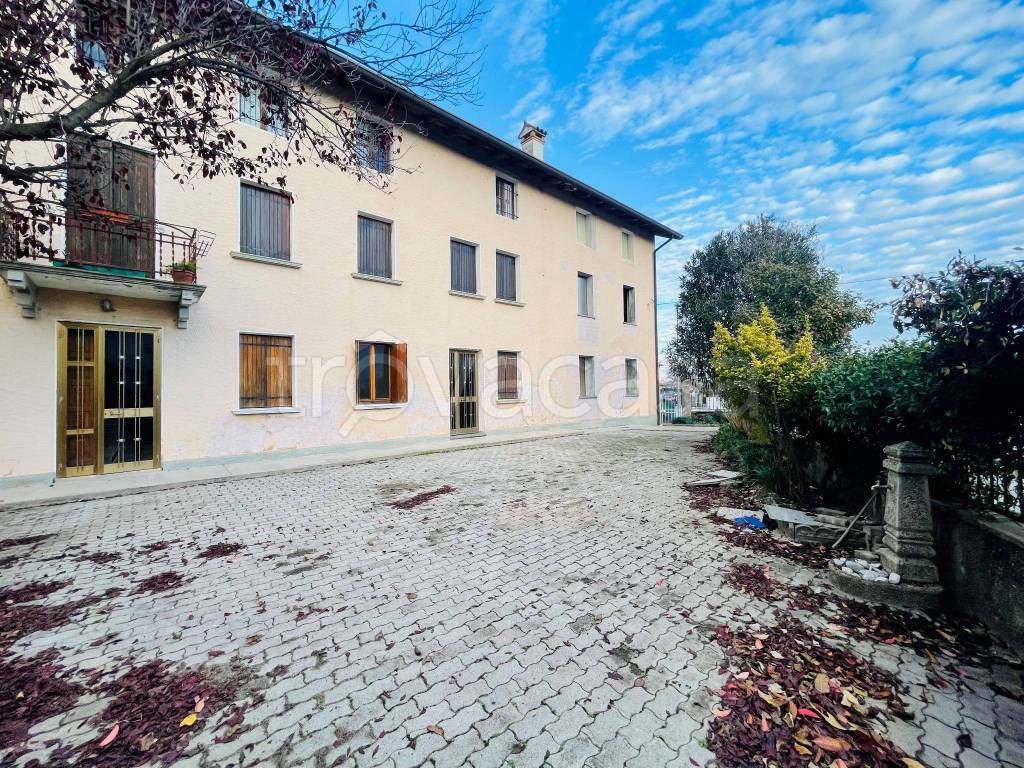 Villa a Schiera in vendita a Colloredo di Monte Albano via Lauzzana, 21
