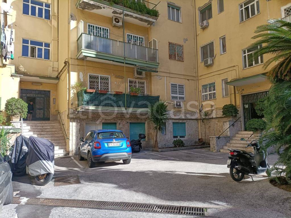 Appartamento in vendita a Napoli via Luigi Caldieri, 63
