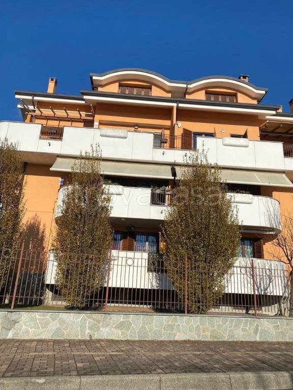 Appartamento in vendita a Bareggio via Sant'Ambrogio
