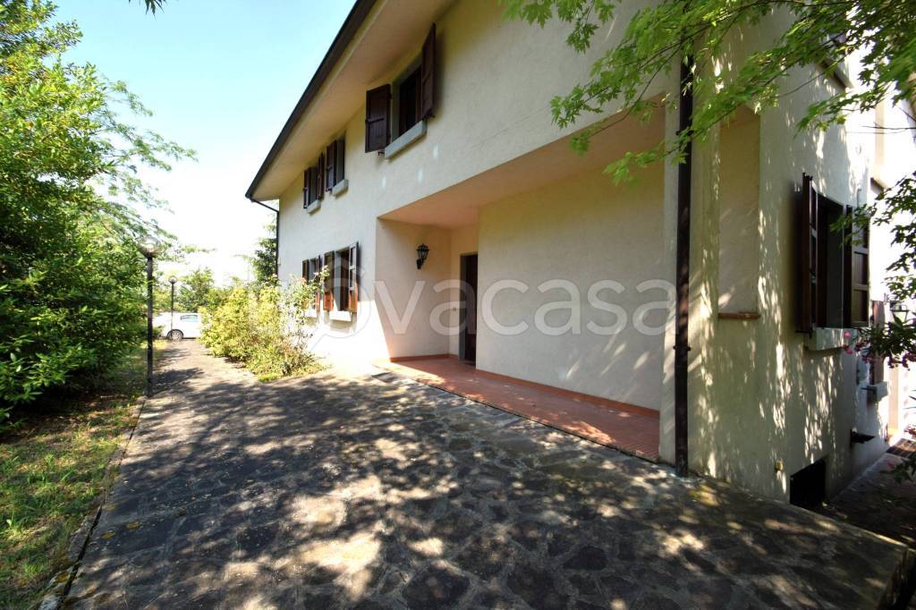 Villa Bifamiliare in vendita a Felino