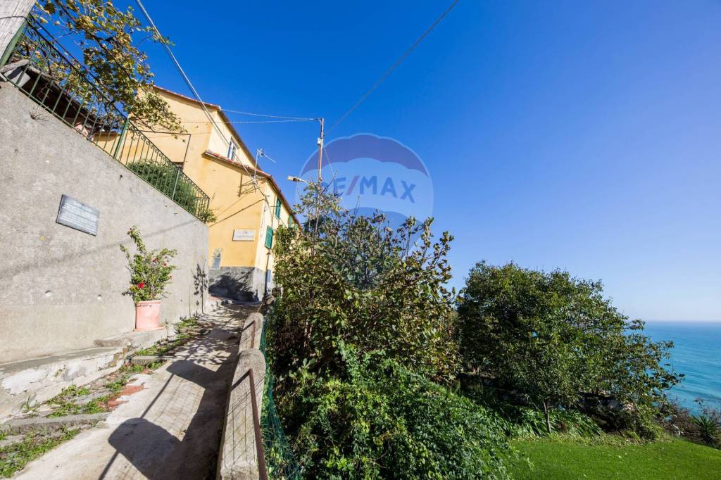 Casa Indipendente in vendita a Genova via campenave, 94