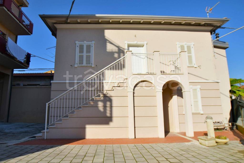 Casa Indipendente in vendita a Senigallia via a. Panzini