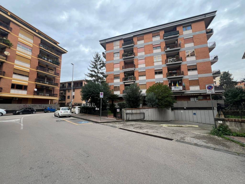 Appartamento in vendita a Caserta via Mattiangelo Forgione, 12