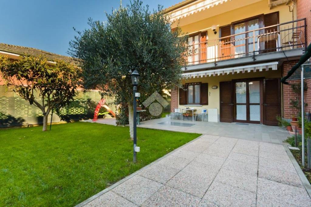 Villa a Schiera in vendita a Chieri via pasolini, 6