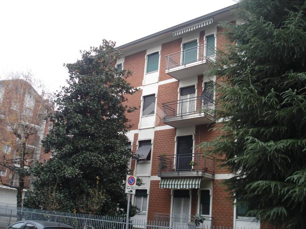 Appartamento in vendita a Vimercate via Asiago, 17