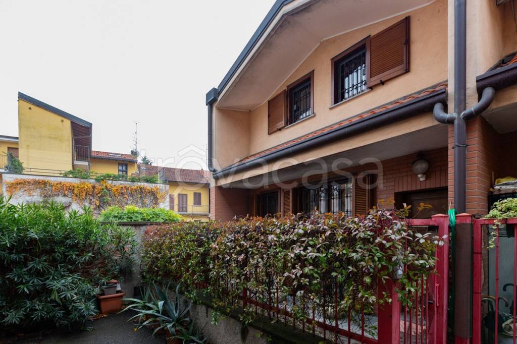 Villa Bifamiliare in vendita a Cologno Monzese corso Roma, 86