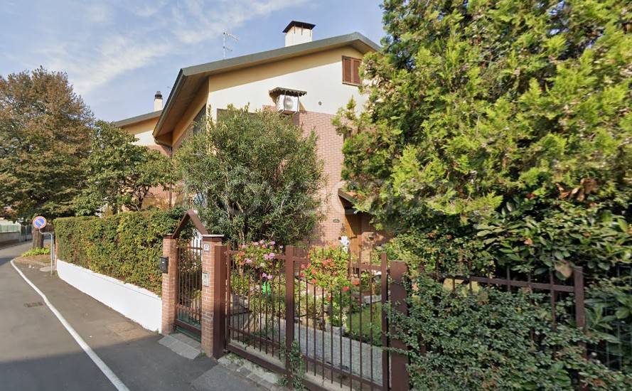 Villa a Schiera in in vendita da privato a Cesano Boscone via Villette, 6
