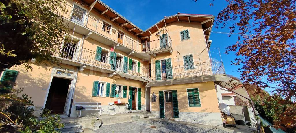 Casa Indipendente in vendita a Biella via Santuario di Oropa, 344