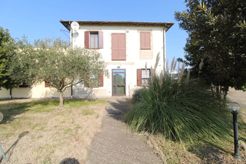 Villa in vendita a Medicina medicina adiacenze: frazione Fiorentina