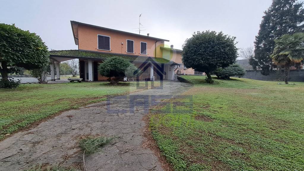 Villa in vendita a San Fiorano via Alcide de Gasperi