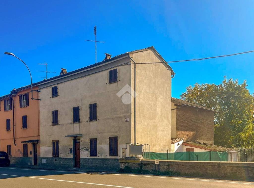 Casa Indipendente in vendita a Corvino San Quirico via Emilia, 2