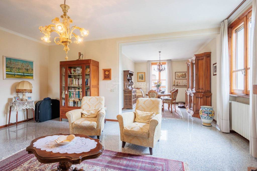 Villa in vendita a Gattatico via Alcide De Gasperi 1