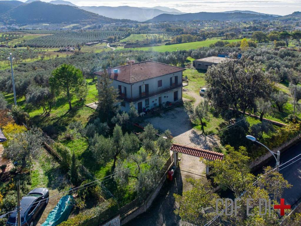 Villa in vendita a Frasso Sabino via Casali di Frasso