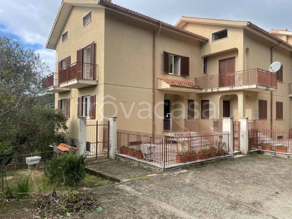 Casa Indipendente in vendita a Pollica via sp15d