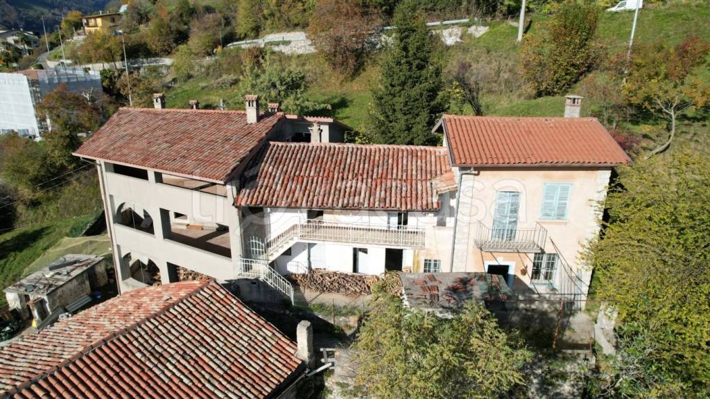 Casa Indipendente in vendita a Vigolo via degli Alpini