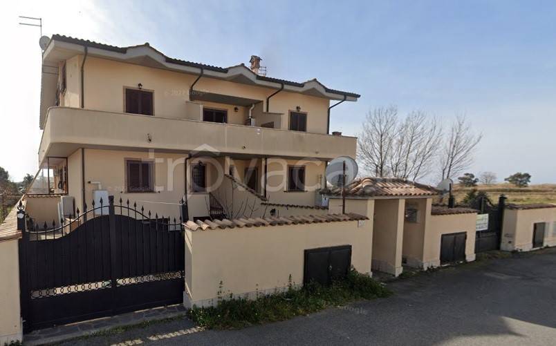 Villa a Schiera in vendita a Fiumicino via Passo Buole, 138