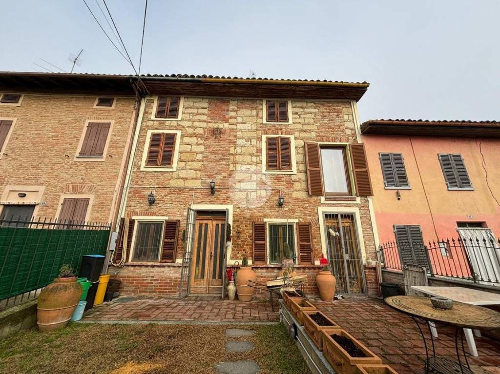 Casa Indipendente in vendita a Penango via Cesare Battisti