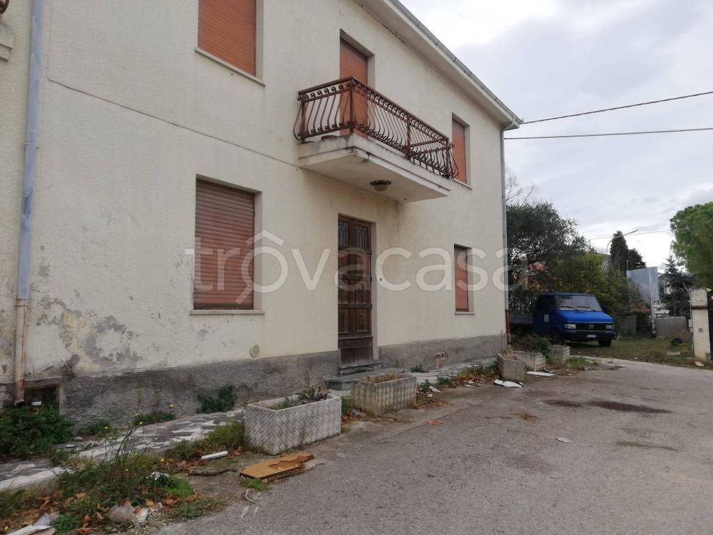 Villa in vendita a Collecorvino via Italia 179