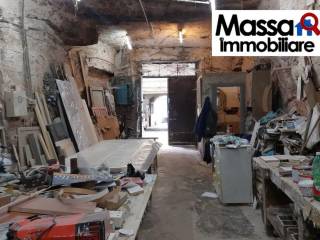 Magazzino in vendita a napoli vico san nicola alle fontanelle, 9