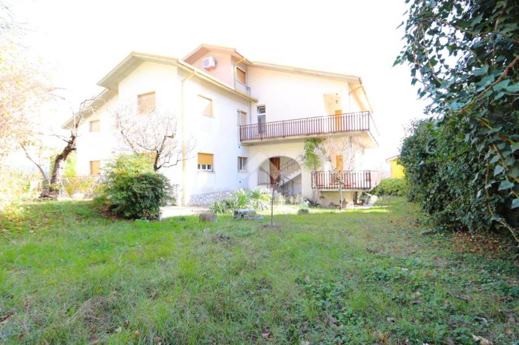 Appartamento in vendita a L'Aquila via amiternina, 29