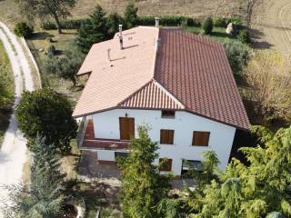 Rustico in vendita a treia via contrada san maria in paterno, 9