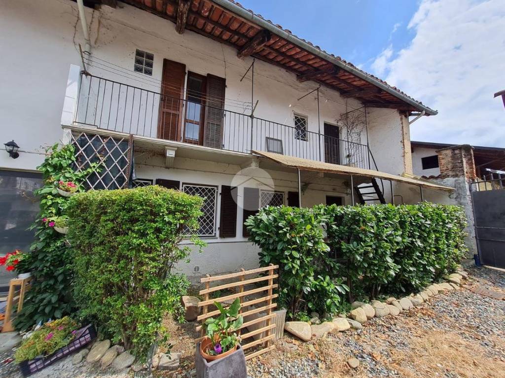 Casa Indipendente in vendita a Rivarossa via Michele Lessona, 14