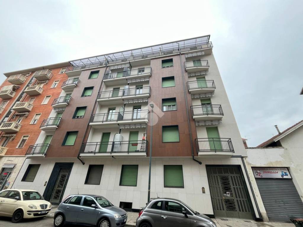 Appartamento in vendita a Torino via Invorio, 5