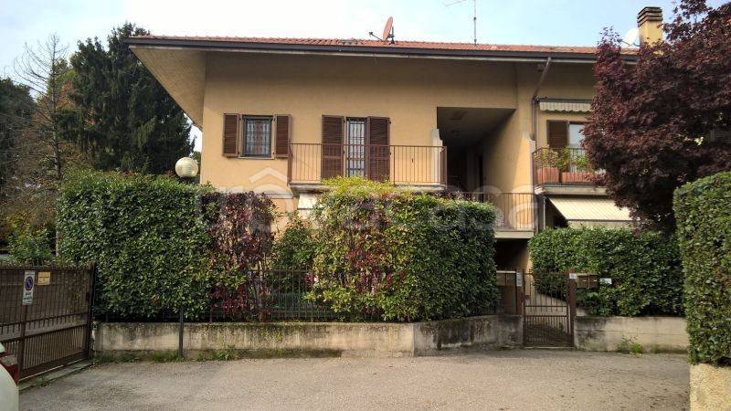 Appartamento in vendita ad Agrate Brianza via Antonio Canova, 10